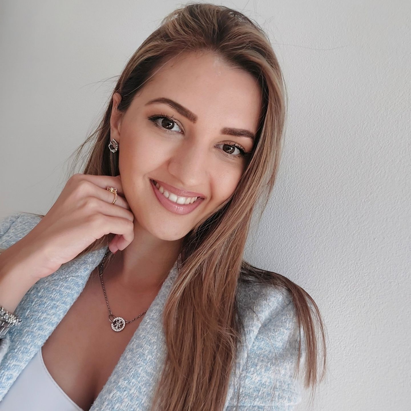 Face, Happy, Head, Smile, Brown-Hair, Hair, Portrait, Accessories, Necklace, Neck